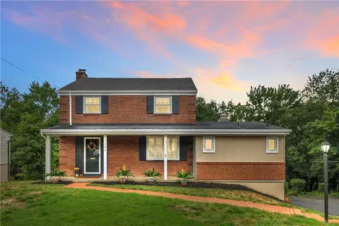 127 Wedgewood Dr, Pittsburgh, PA 15229