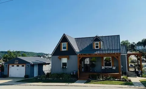 603 Chestnut St, Youngwood, PA 15697