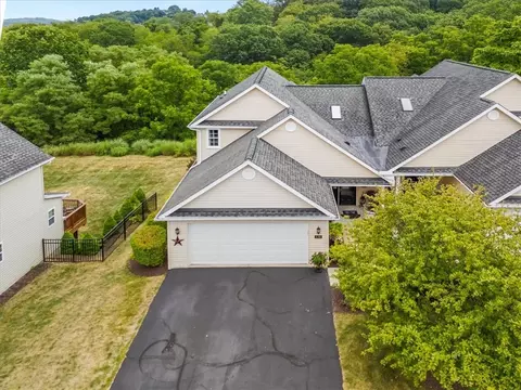 130 Westminster Dr, Pittsburgh, PA 15229