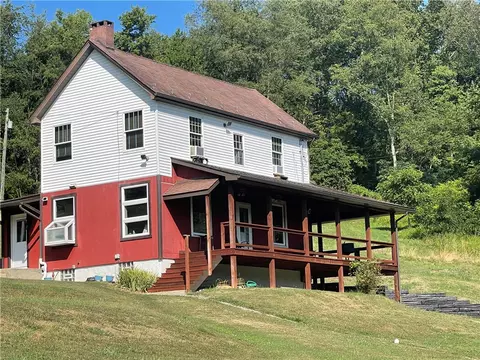 489 Jack Rd, Vandergrift, PA 15690