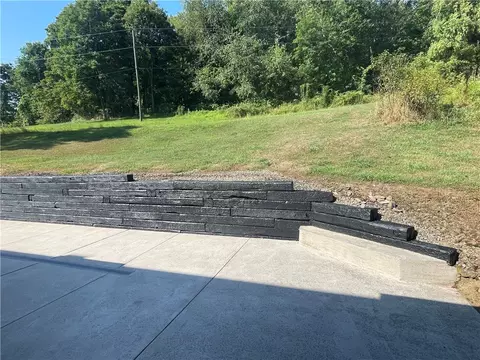 489 Jack Rd, Vandergrift, PA 15690 photo 12