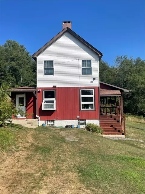 489 Jack Rd, Vandergrift, PA 15690 photo 3
