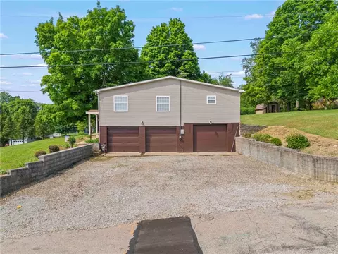 815 Maple Ave, New Eagle, PA 15067 photo 28