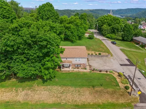 815 Maple Ave, New Eagle, PA 15067 photo 4