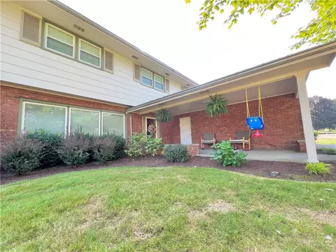 2502 Marie Dr, New Castle, PA 16105