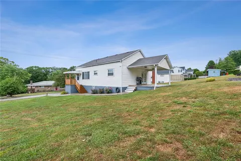 148 Trouttown Rd, Hunker, PA 15639