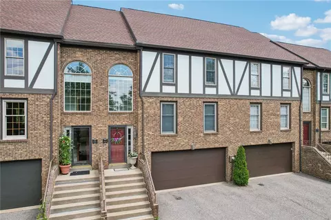 404 Christopher Cir, Pittsburgh, PA 15205