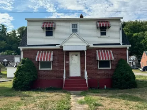 27 Berry Ave, Clarksville, PA 15322