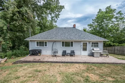 3551 Snowden Rd, South Park, PA 15129
