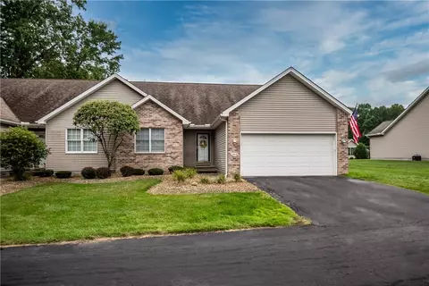 3014 Kaitlin Ct, Hermitage, PA 16148