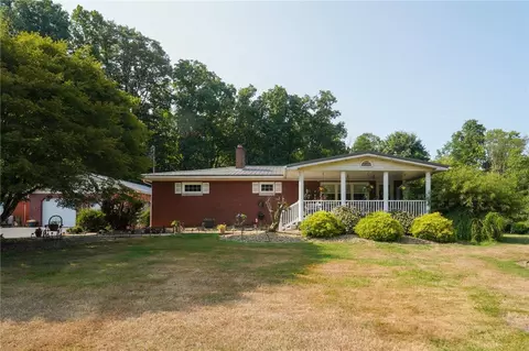 198 Shenandoah Rd, Connellsville, PA 15425