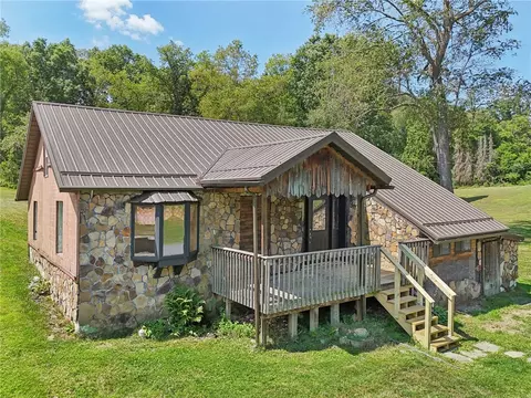 1511 Lucesco Rd, Leechburg, PA 15656