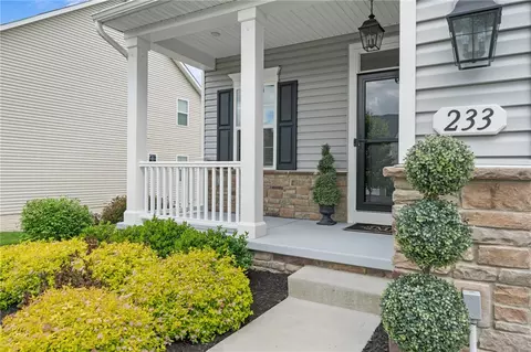 233 Regency Dr, Eighty Four, PA 15330