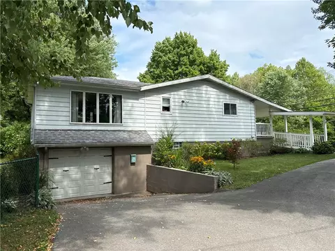 439 Johnson Ln, Connellsville, PA 15425