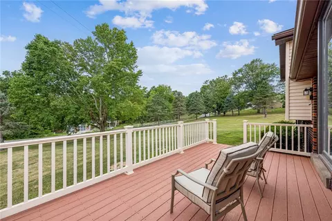 732 Valley View Rd, Eighty Four, PA 15330 photo 3