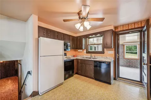 732 Valley View Rd, Eighty Four, PA 15330 photo 13