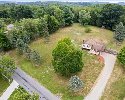 732 Valley View Rd, Eighty Four, PA 15330 photo 5