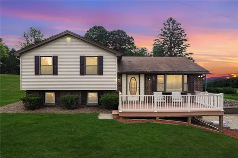 732 Valley View Rd, Eighty Four, PA 15330