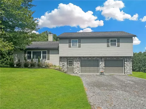 687 Mccracken Rd, Slippery Rock, PA 16057