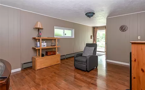 Living - 203 Siebert Rd, Pittsburgh, PA 15237 photo 2 of 2