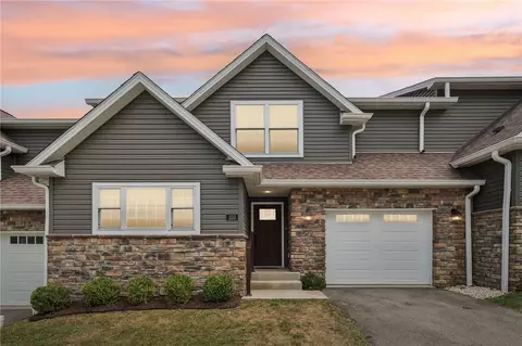 103 Willow Ln, Beaver Falls, PA 15010