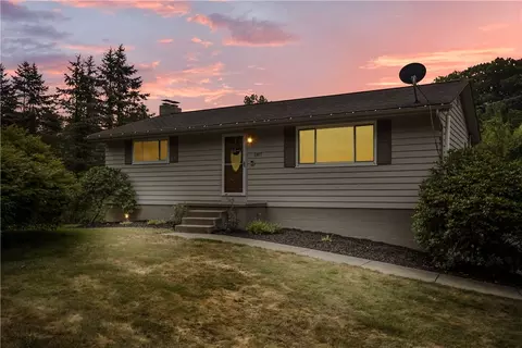 1307 Noblestown Rd, Oakdale, PA 15071