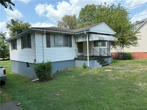 109 Hopwood Fairchance Rd, Hopwood, PA 15445