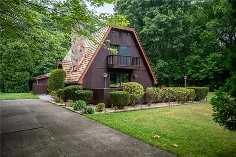 12 E Patricia, Transfer, PA 16154