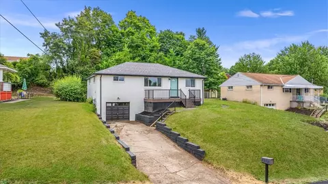 2206 Wilma Dr, Coraopolis, PA 15108