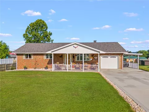 1142 Sycamore St, Waynesburg, PA 15370