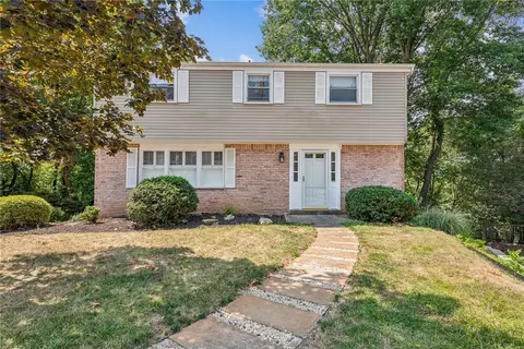 223 Maurice Ct, Pittsburgh, PA 15235