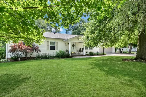 207 Shadeland Cir, Darlington, PA 16115