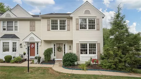 486 Cherryhill Dr, Bridgeville, PA 15017