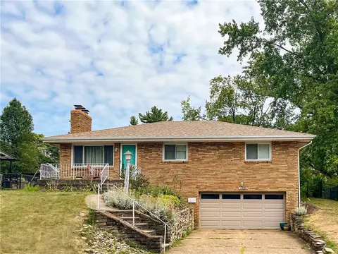 4803 Oakridge Dr, Pittsburgh, PA 15227