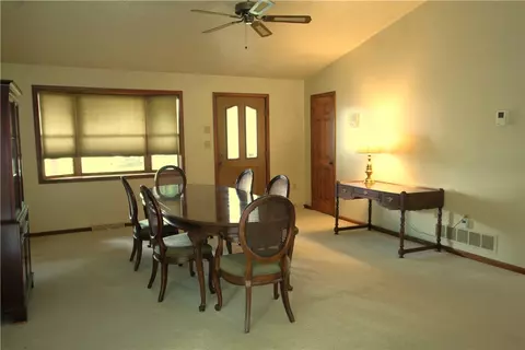 147 Scott Rd, Eighty Four, PA 15330 photo 4