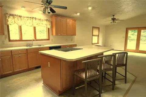 147 Scott Rd, Eighty Four, PA 15330 photo 13
