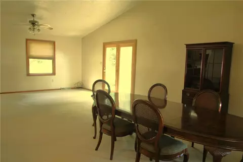 147 Scott Rd, Eighty Four, PA 15330 photo 5
