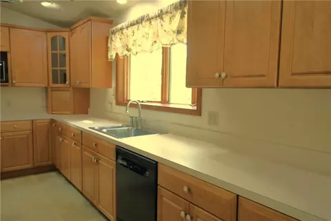 147 Scott Rd, Eighty Four, PA 15330 photo 12