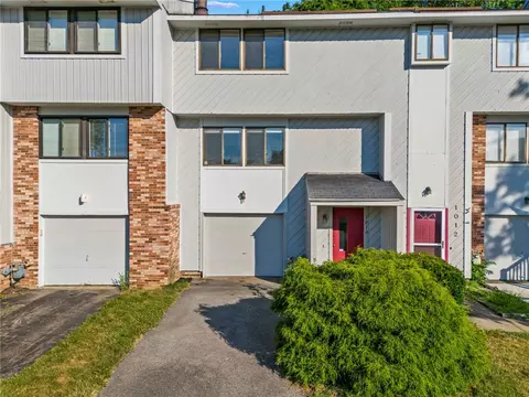 1010 Ryeland Ct, Bridgeville, PA 15017