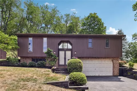 5030 Van Voorhis Dr, Bethel Park, PA 15102