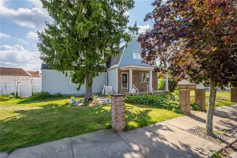 122 Castner Ave, Donora, PA 15033