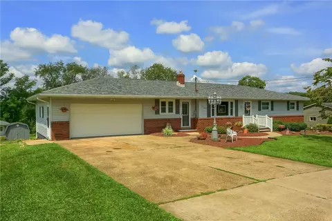 1012 Richview, New Castle, PA 16101