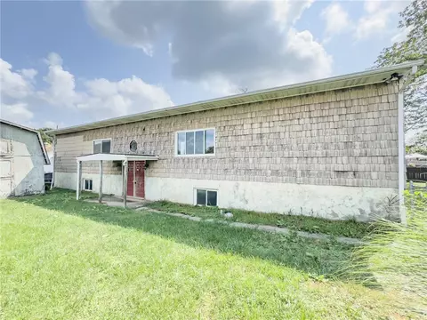 749 Parkway Dr, Harwick, PA 15049