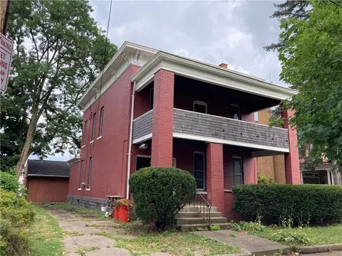 910 8th Ave, Beaver Falls, PA 15010