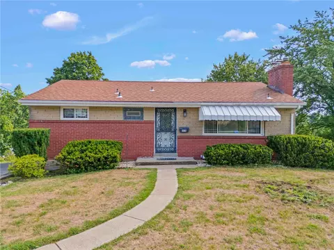 1416 Highland Villa Dr, Pittsburgh, PA 15234