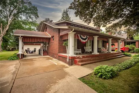 57 Buhl Blvd, Sharon, PA 16146