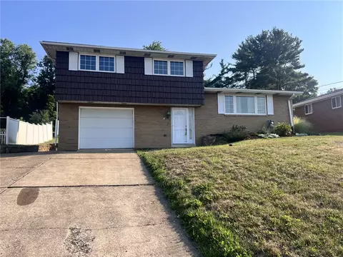 14 Burlington Ave, Uniontown, PA 15401