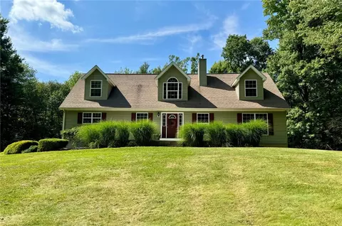 537 George Jr Rd, Grove City, PA 16127