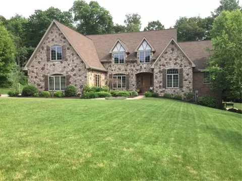 207 Pheasant Ridge Dr, Butler, PA 16001