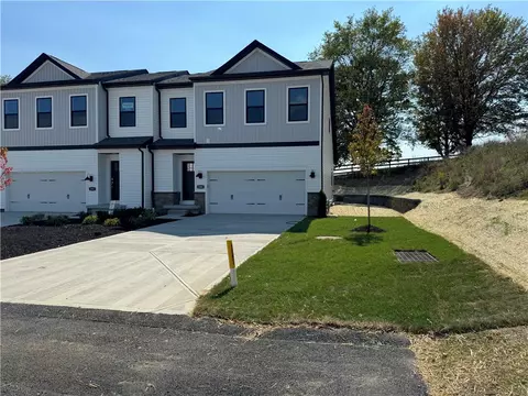 200 Hanover Ln, Meadowlands, PA 15301